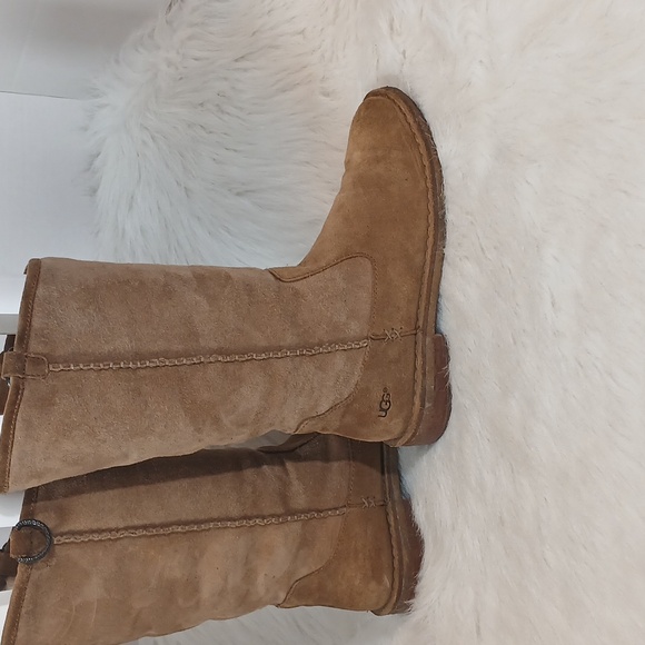 UGG Daphne  Women's Tan Suede Boots Sz 8 - Picture 4 of 11